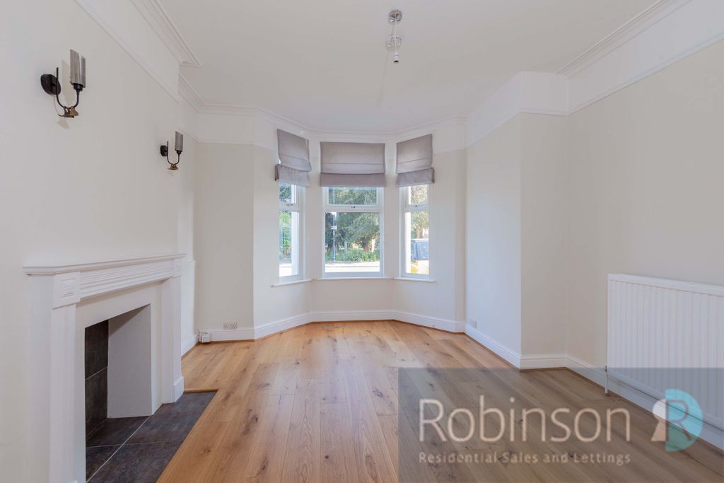 Property photo 3 of 14 31B Norfolk Road-7