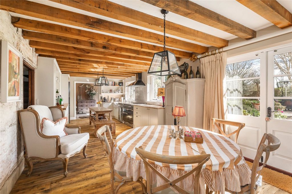 Property photo 2 of 16 Kitchen/Breakfast