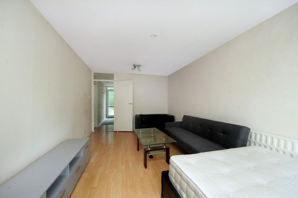 Property photo 2 of 9 Gv- 11 Fairlea Place (6).Jpg