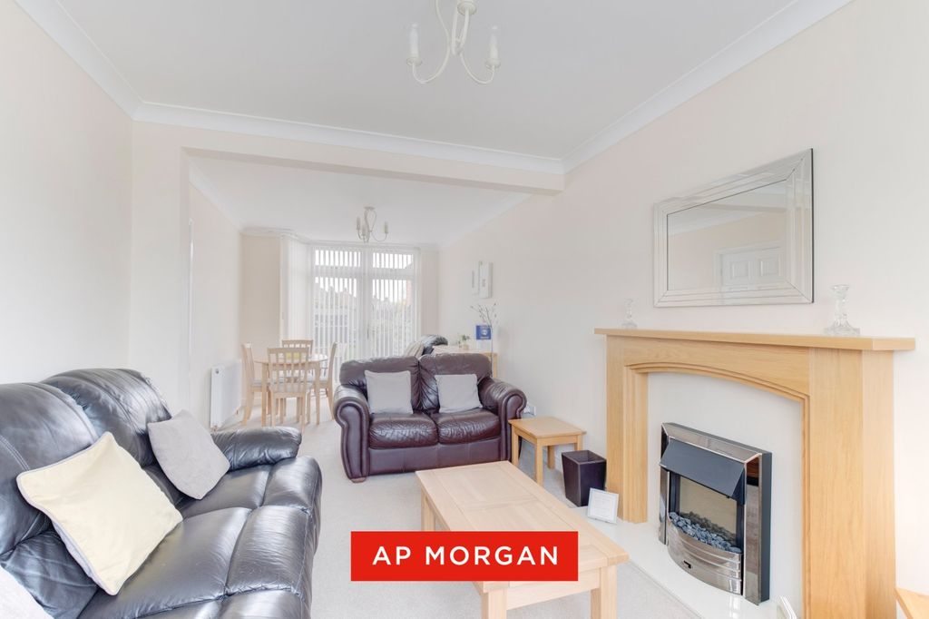 Property photo 2 of 22 Picture No. 05