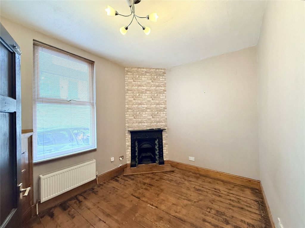Property photo 2 of 15 Picture No. 01