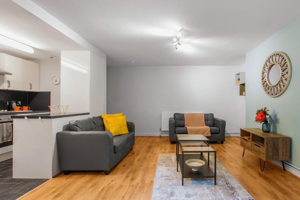 Property photo 3 of 11 Property Photo