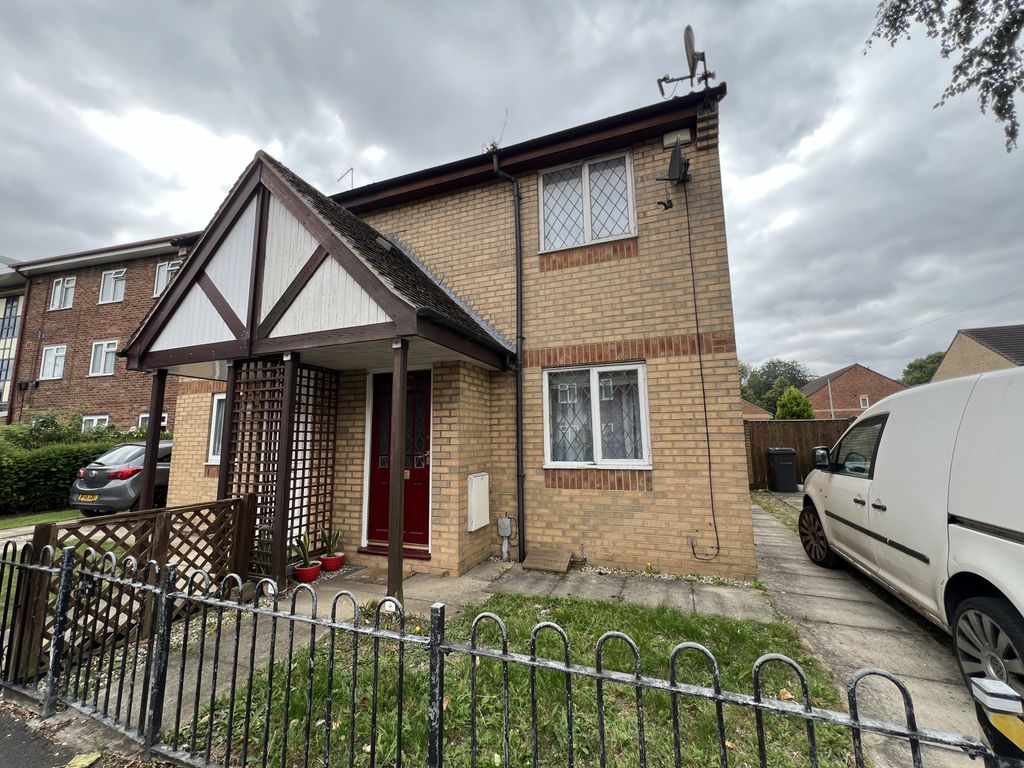 Property photo 1 of 11 Two Bedroom Semi-Detached House With Parking