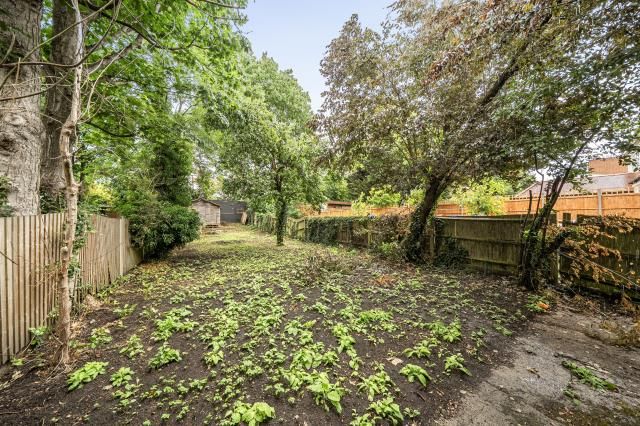 Property photo 2 of 4 External Grounds