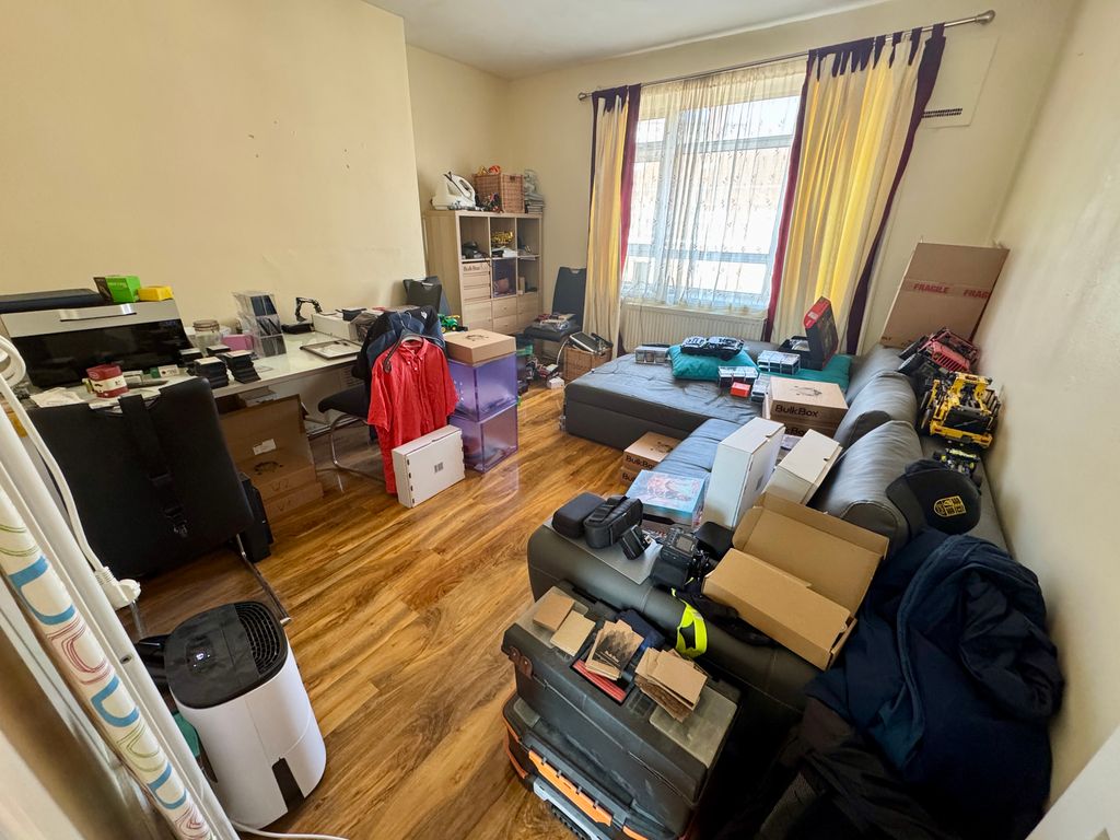 Property photo 1 of 5