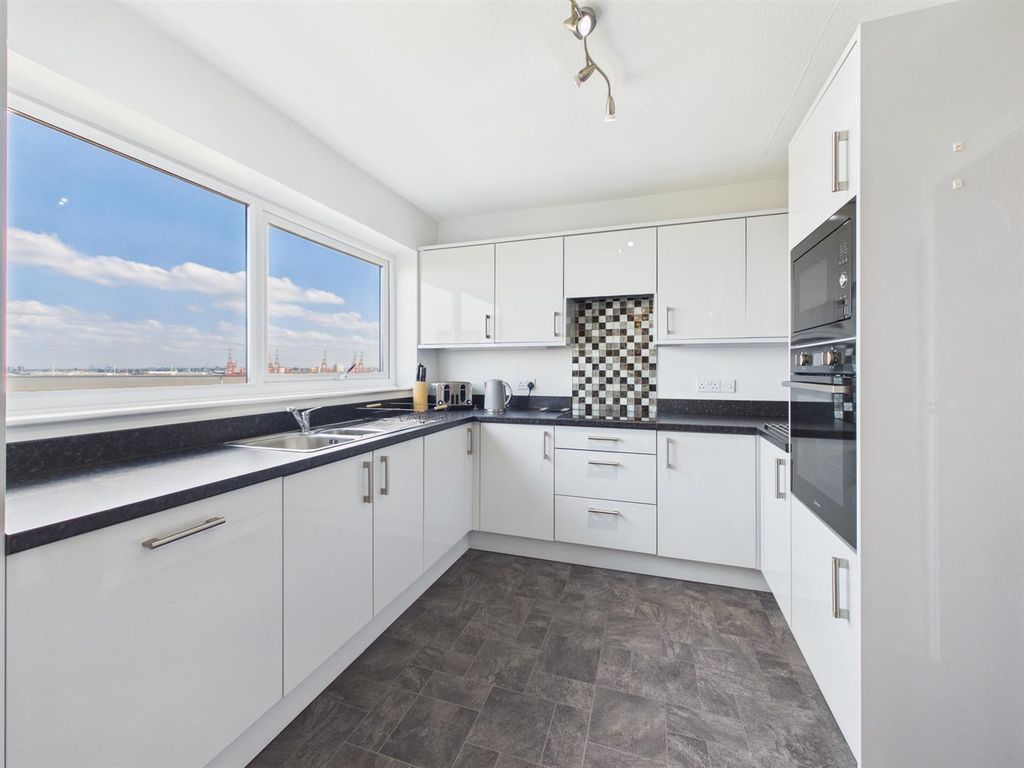 Property photo 2 of 20 Cam03844G0-Pr0437-Still003.Jpg