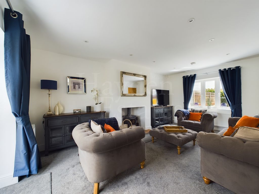 Property photo 3 of 24