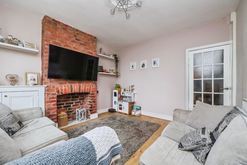 Property photo 3 of 17