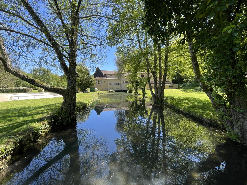 Property photo 3 of 26