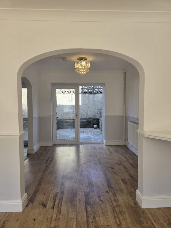 Property photo 3 of 28