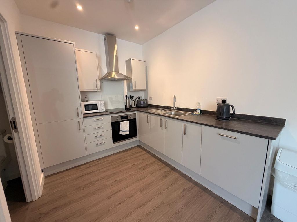 Property photo 1 of 7 Kitchen
