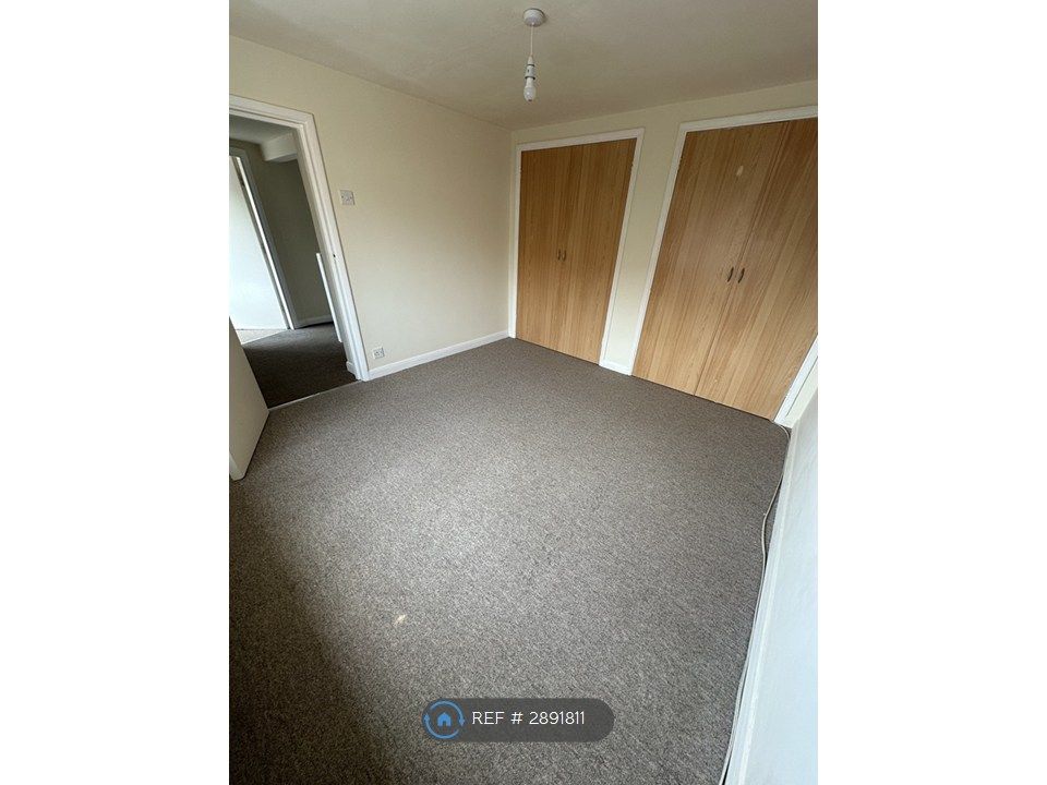 Property photo 3 of 8 Bedroom 1