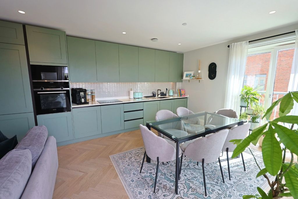Property photo 3 of 13 4158245