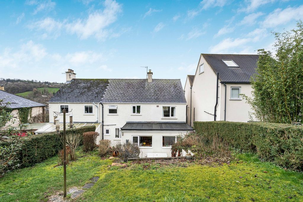 Property photo 1 of 27