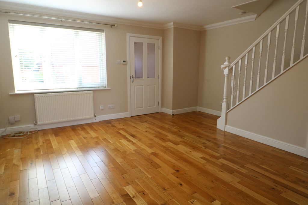 Property photo 3 of 12 Lounge