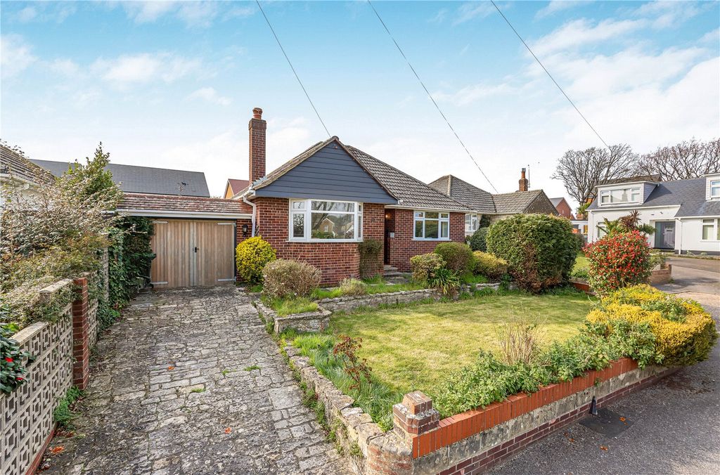 Property photo 1 of 20 Annet Close