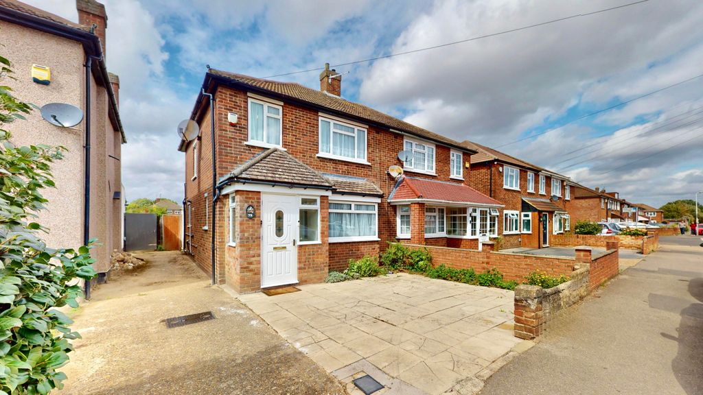 Property photo 1 of 32