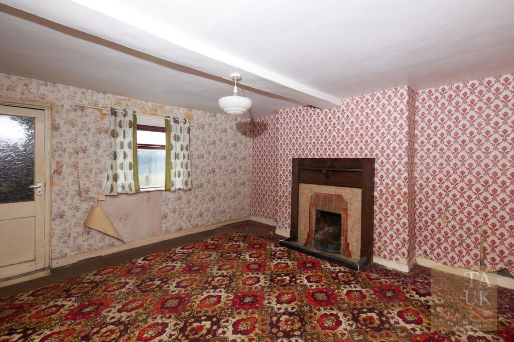 Property photo 2 of 33