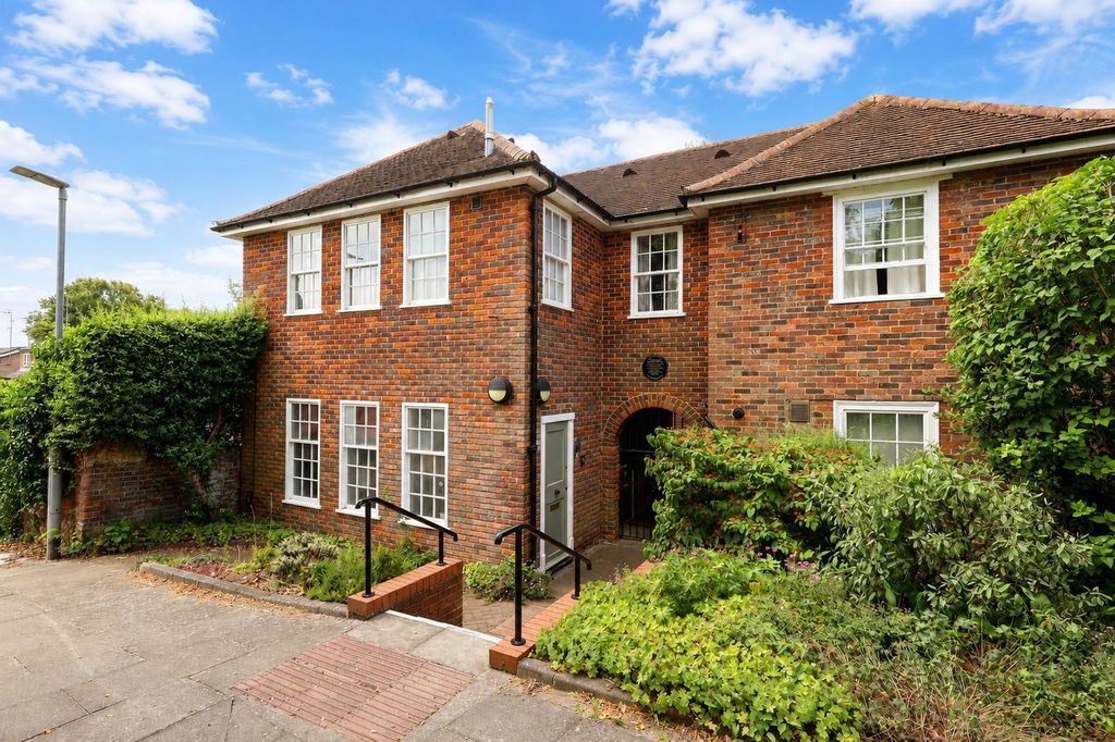 Property photo 1 of 7 Fnt.Jpg