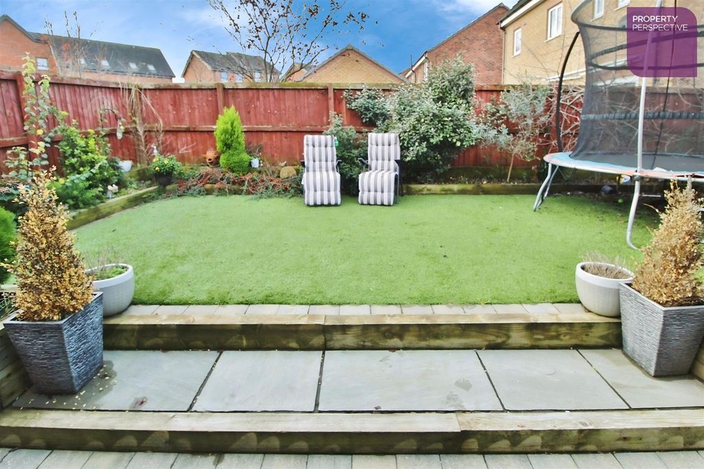 Property photo 2 of 17 External