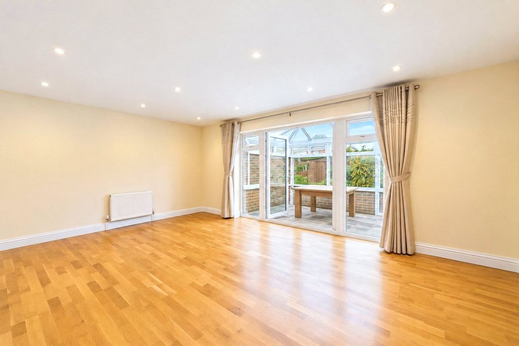 Property photo 2 of 11 Picture No. 03