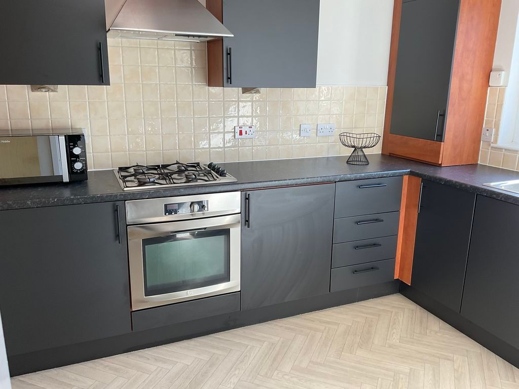 Property photo 3 of 9 Photo 7