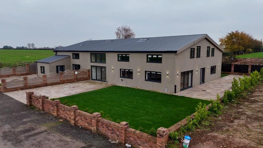 Property photo 1 of 24 Image