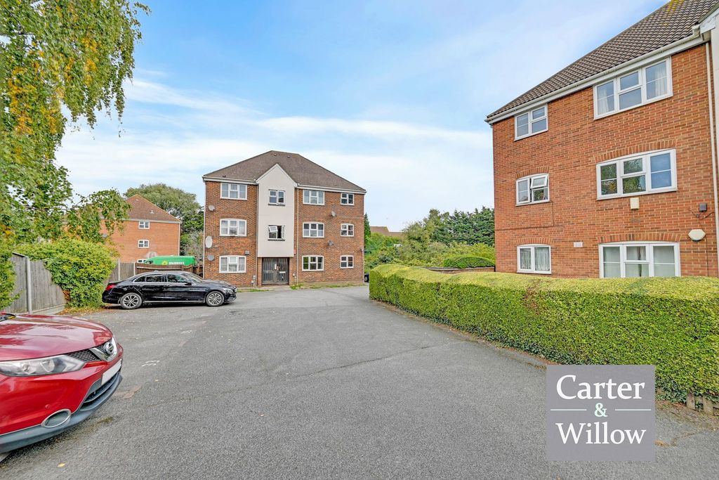 Property photo 2 of 11