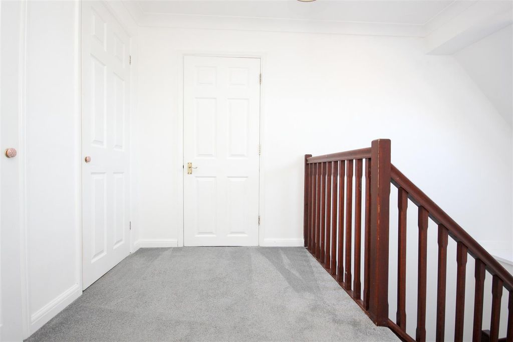 Additional image 8 of 3 bed flat for saleNN29, High Street, Irchester, Wellingborough