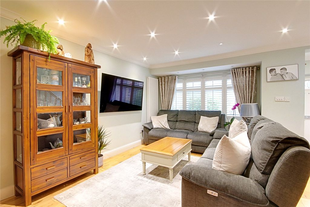 Property photo 2 of 26 Picture No. 15