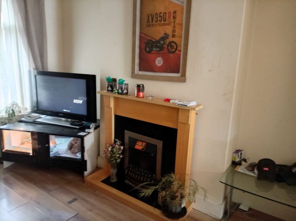 Property photo 2 of 11