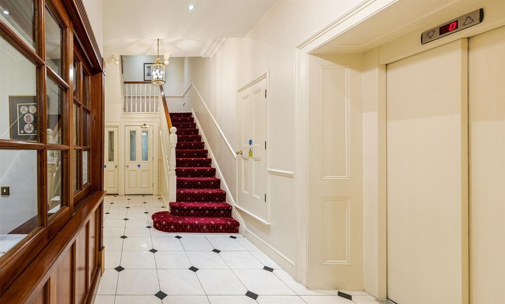 Property photo 3 of 11 Courtfield Gardens 20_34-10-2. Low Res.Jpg
