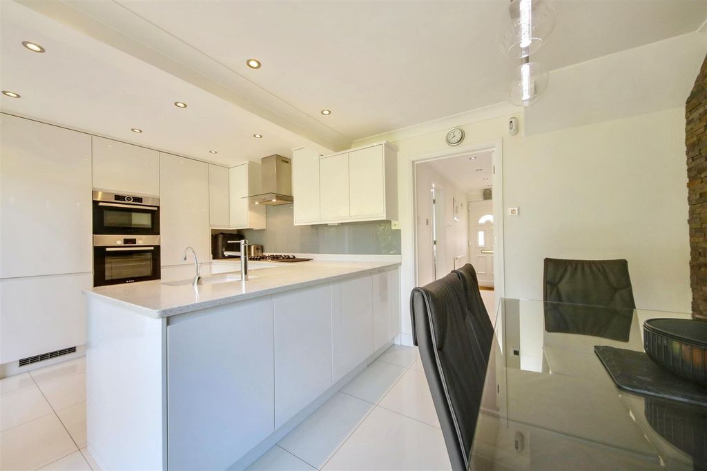 Property photo 3 of 13 Kitchen Diner.Jpg