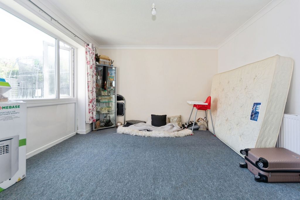 Property photo 3 of 17 Photo