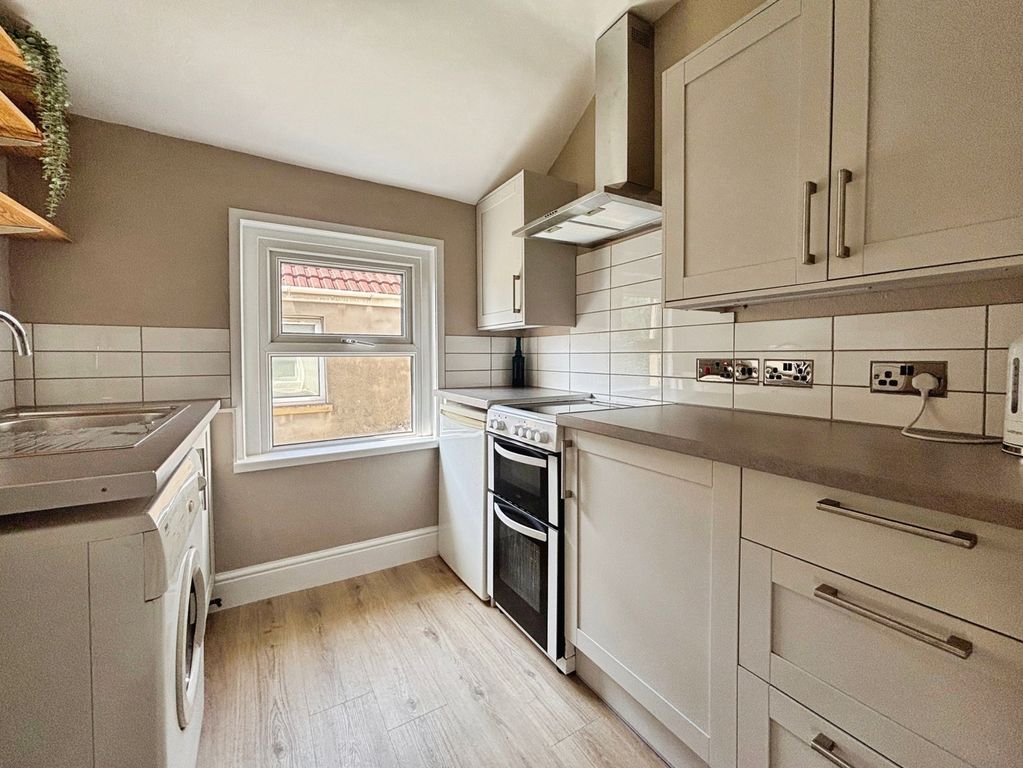 Property photo 3 of 8 Pbox-Img.Jpg
