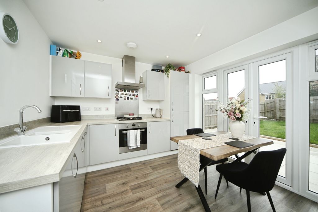 Property photo 1 of 15 Kitchen/Dining Room