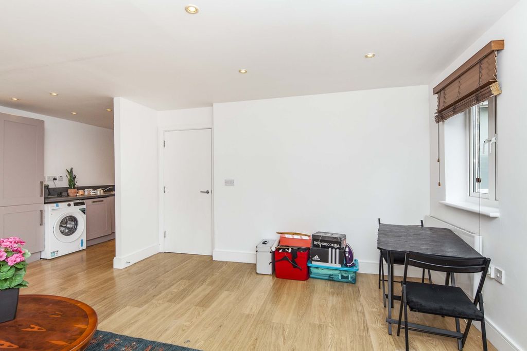 Property photo 3 of 10 Reception