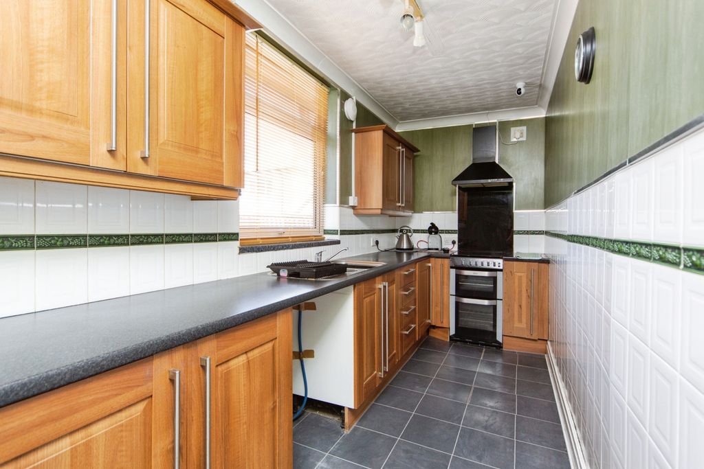 Property photo 2 of 15 Kitchen