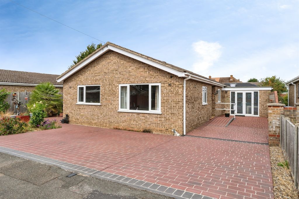 Property photo 1 of 28