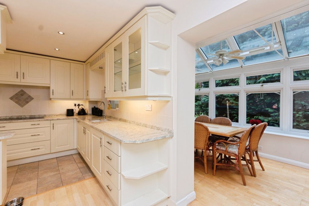 Property photo 3 of 17 Photo