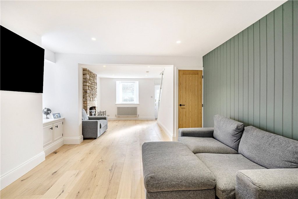 Property photo 3 of 12 Picture No. 05