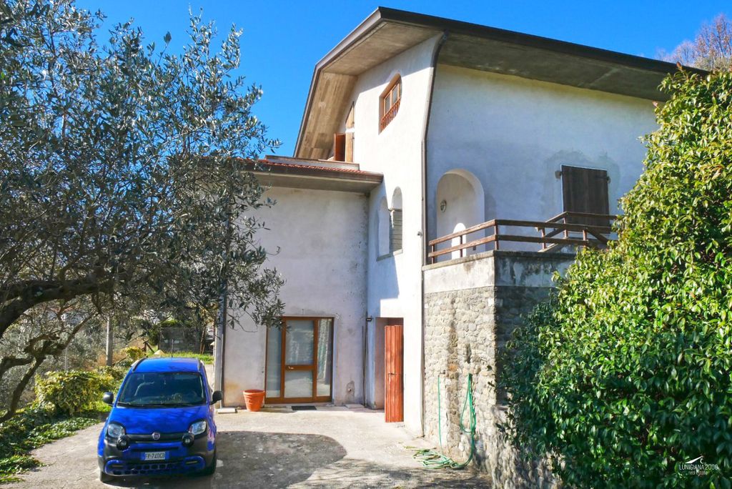 Property photo 1 of 45