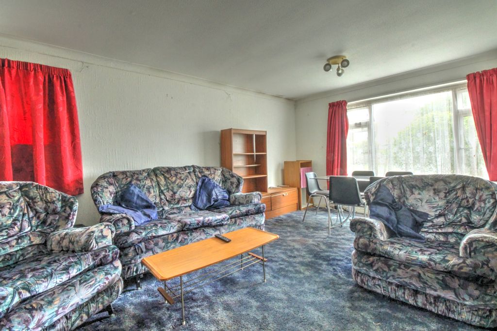 Property photo 3 of 11 Photo #3