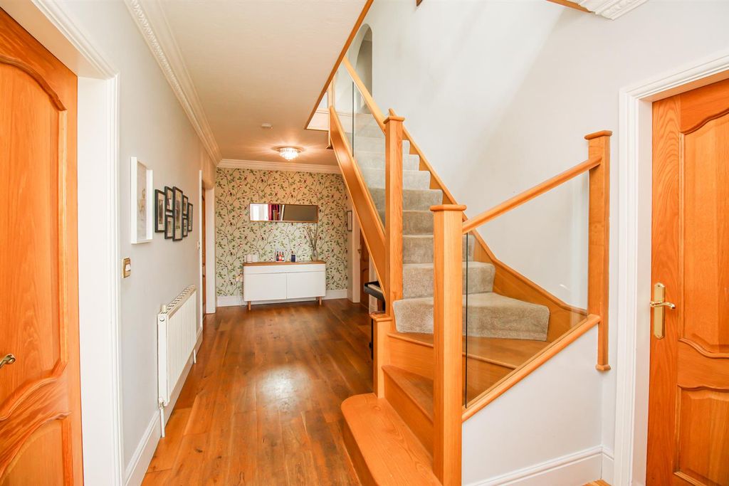 Property photo 3 of 30