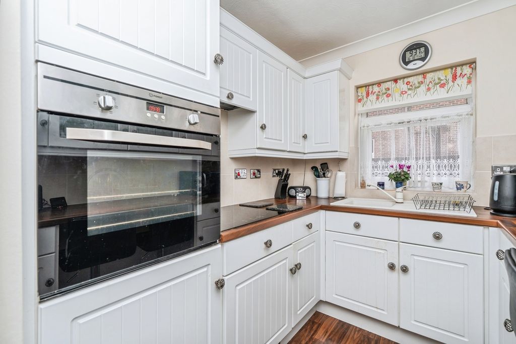 Property photo 3 of 17 Photo