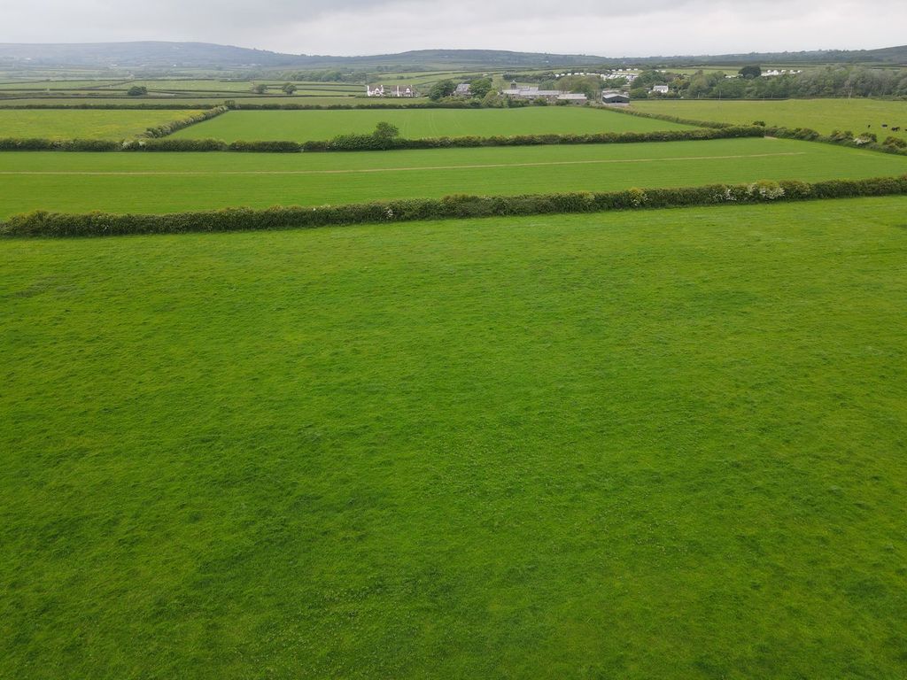 Property photo 3 of 11