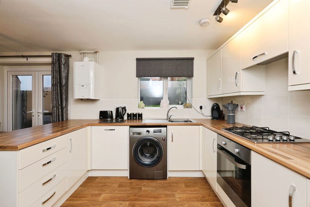 Property photo 2 of 21