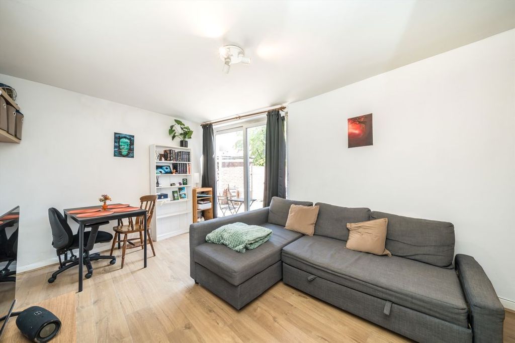 Property photo 2 of 7