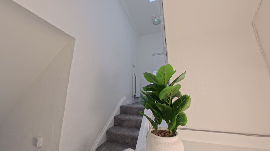 Property photo 2 of 8 Entrance