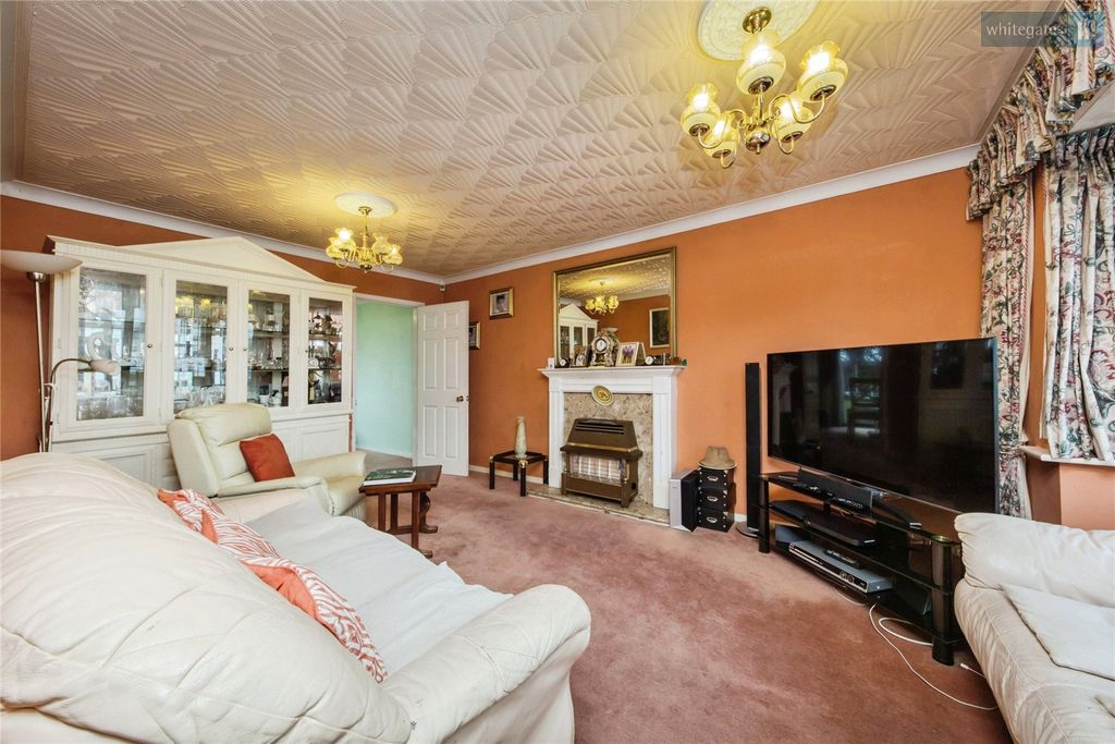 Property photo 3 of 21 Picture No. 02